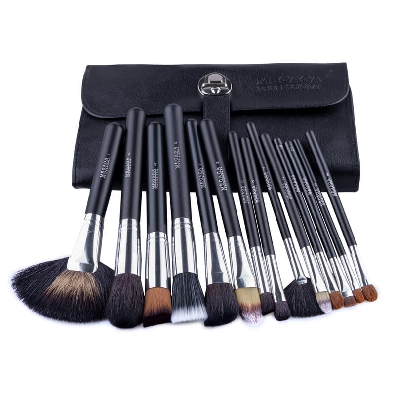 Set 22 pensule makeup Megaga cu husa neagra